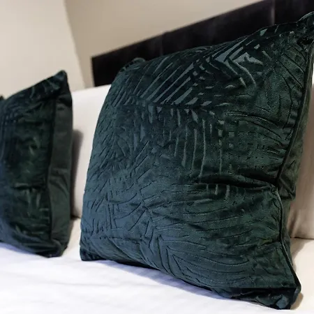 Centre 1 With Kitchenette, Free Wifi And Smart Tv With Netflix By Yoko * Middlesbrough